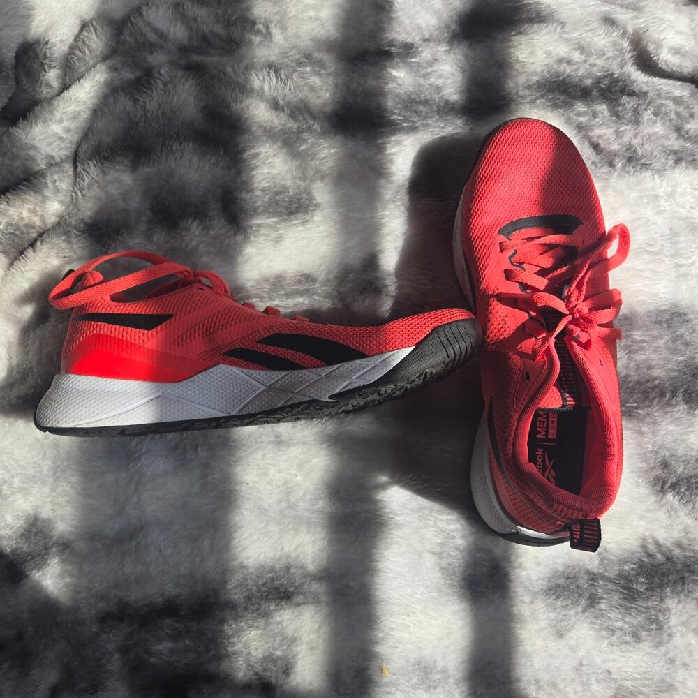 Reebok Men’s Size 10 Red Memory Tech Athletic Shoes – With Flaw